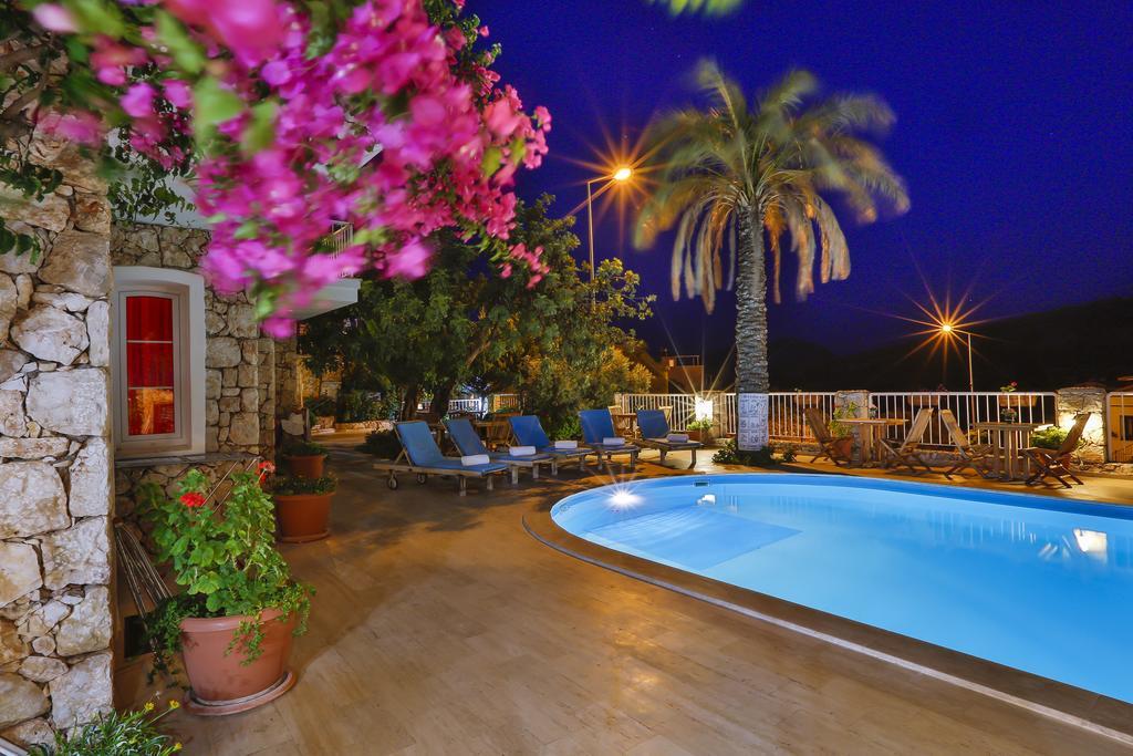 Kalkan Park Hotel ภายนอก รูปภาพ